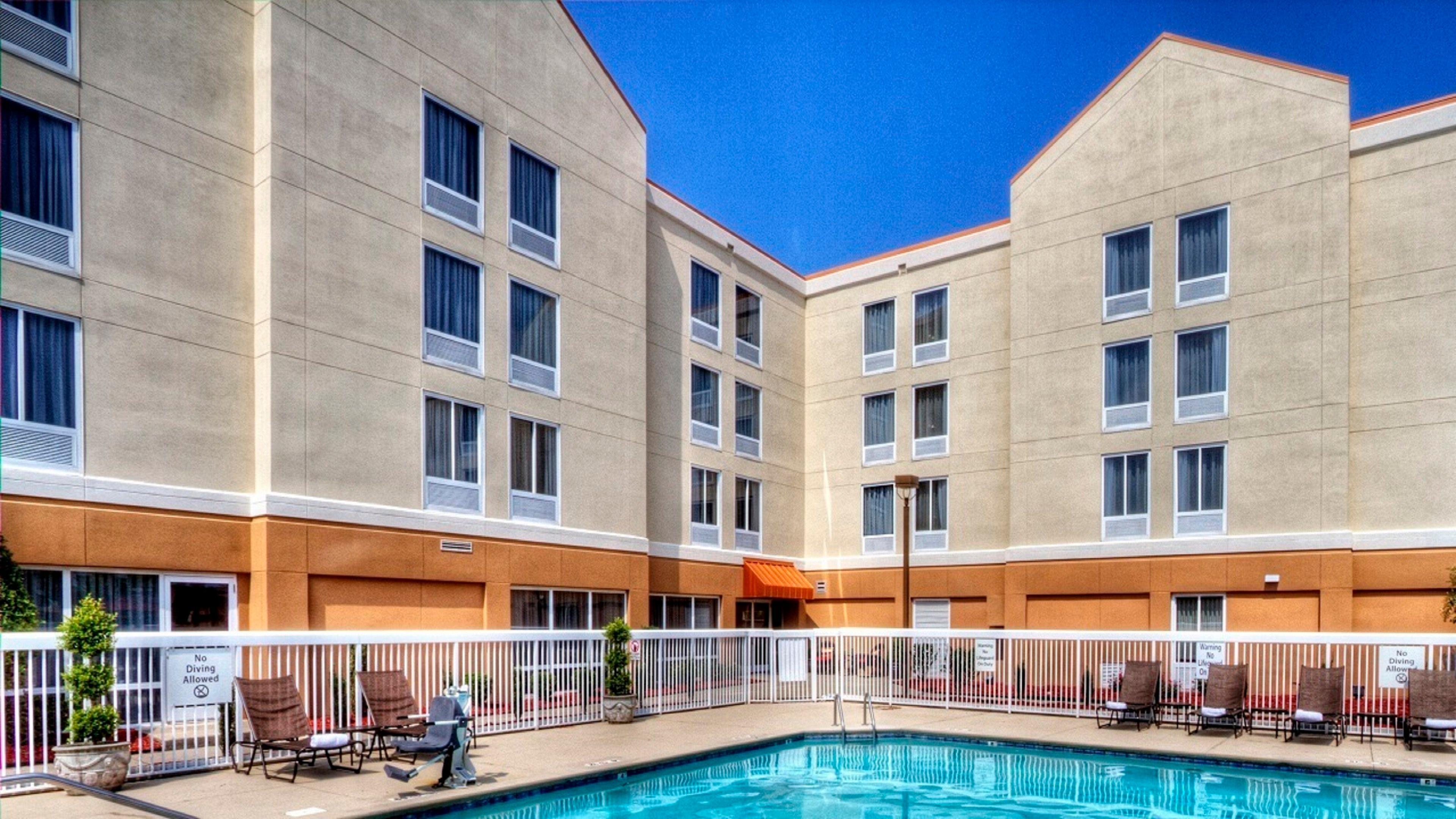 Holiday Inn Express Greenville By Ihg Exterior foto